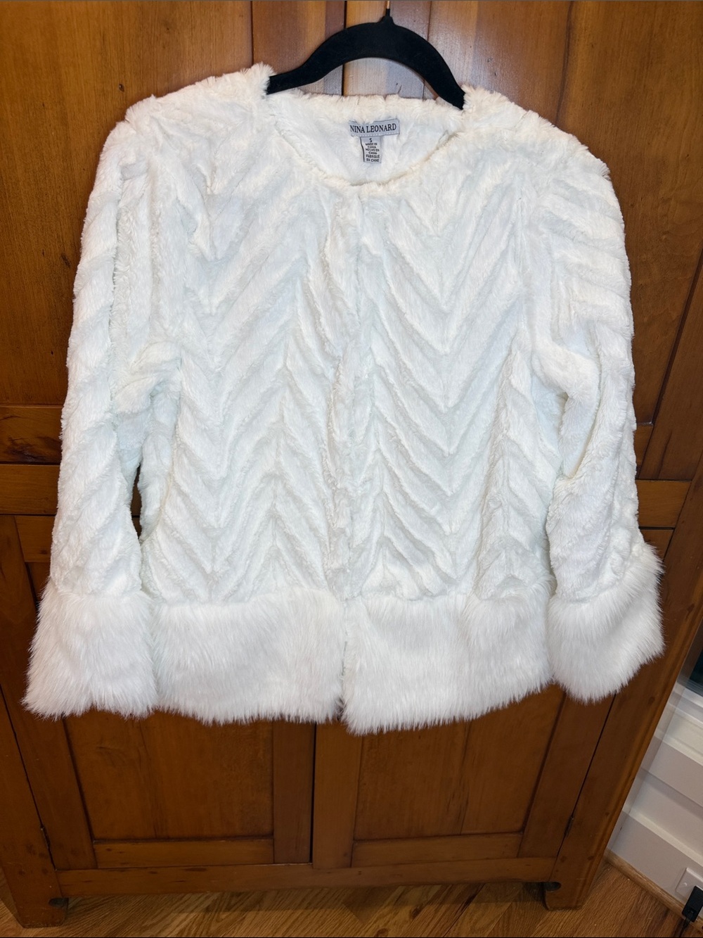 Nina Leonard Chic Ivory Chevron Faux Fur Jacket with Shaggy Fur Plush Cuffs, S